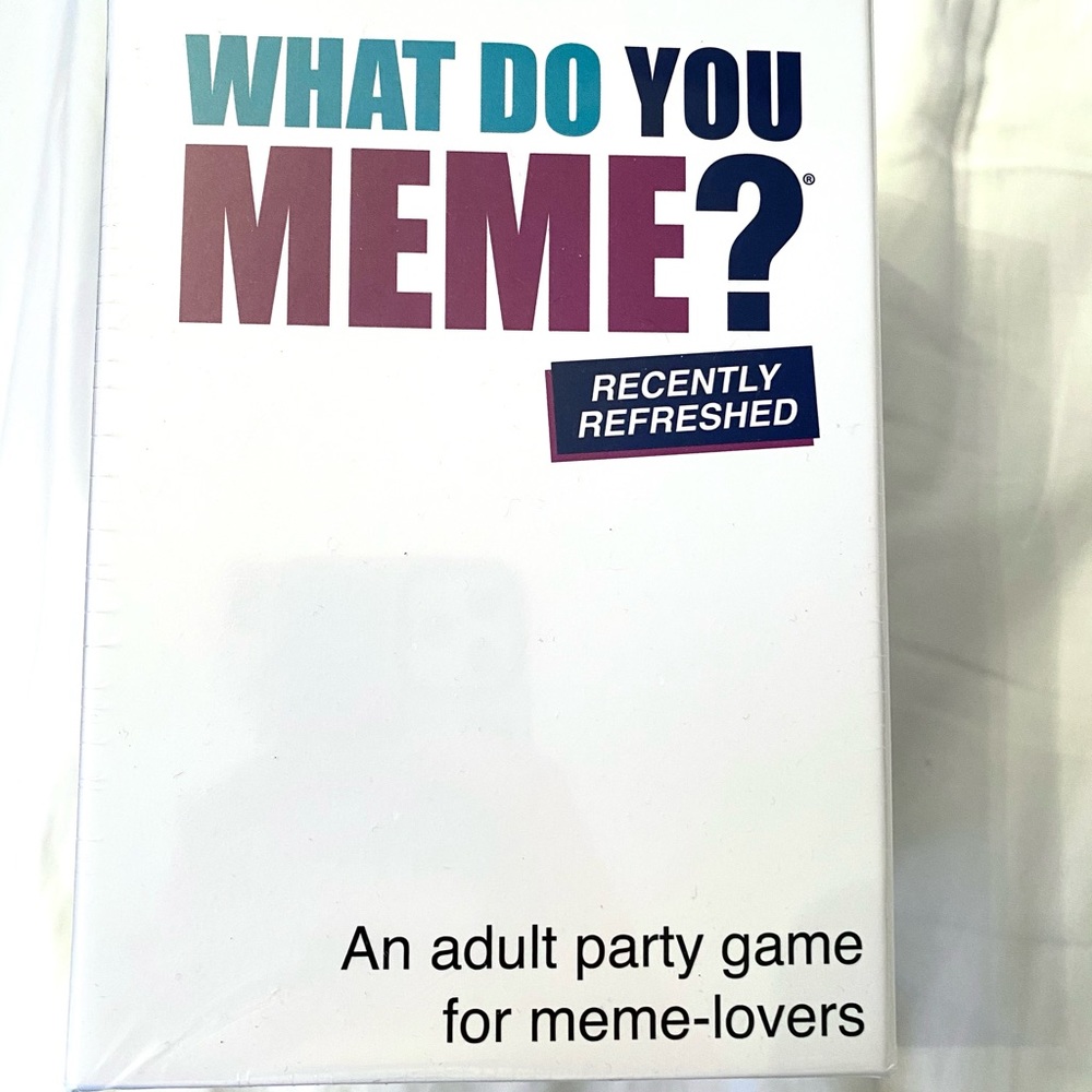 UNOPENED “What Do You Meme” Game